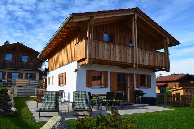 Jägar Chalet mit Balkon, Terrasse und Garten