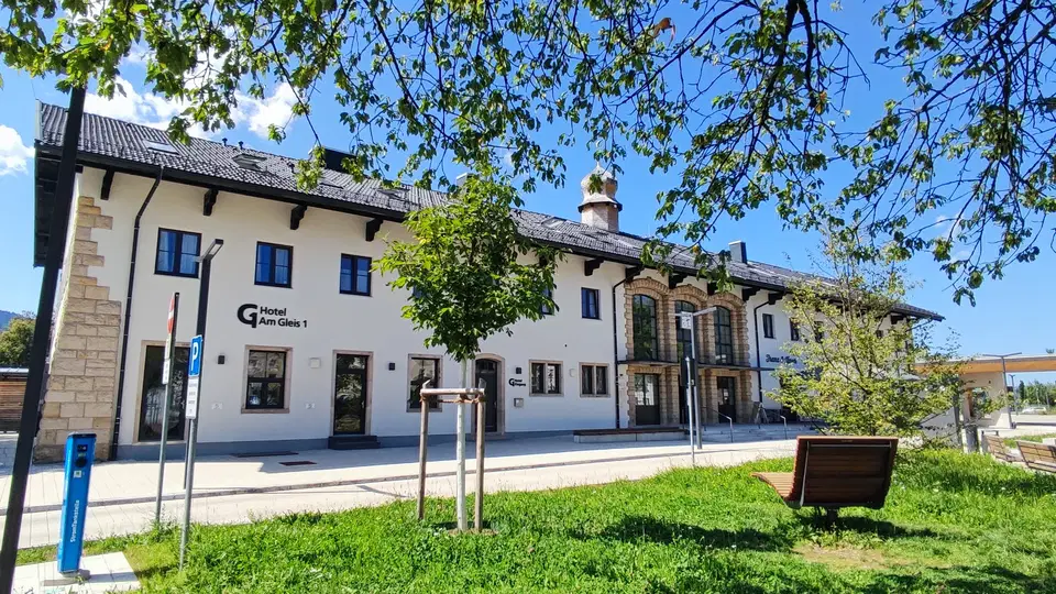 Hotel Am Gleis 1 im historischen Bahnhofsgebäude am Bahnhofsplatz