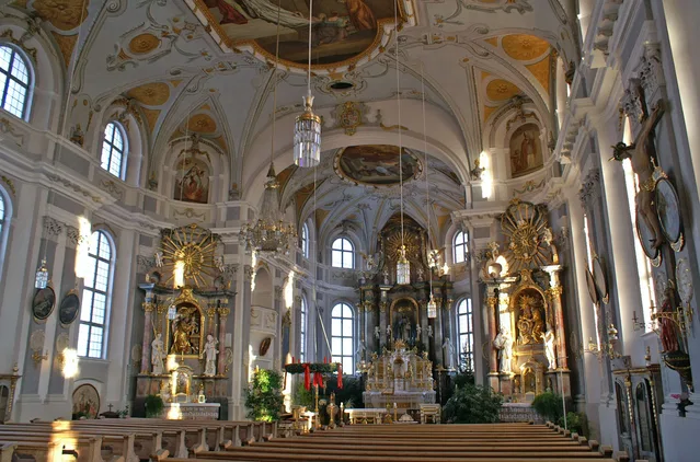 Innenraum der Pfarrkirche Mariä Heimsuchung in Lechbruck