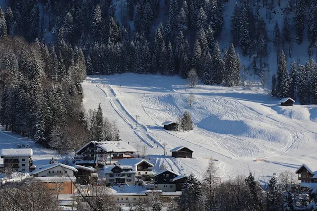 Ideallift und Übungshang im Winter