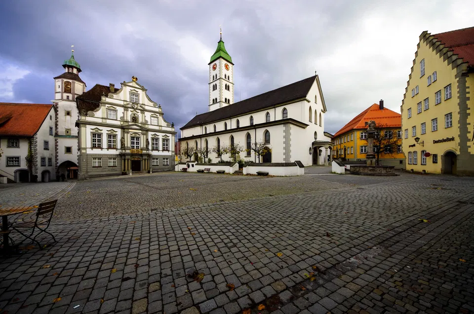 Altstadt Wangen im Allgäu – bunte Häuser, Brunnen und historische Tore