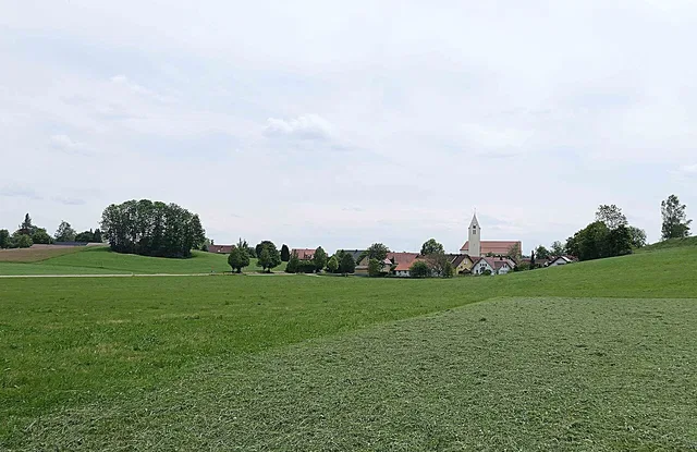 Blick auf Arnach, den Ausgangsort der Ziegelberg-Runde.