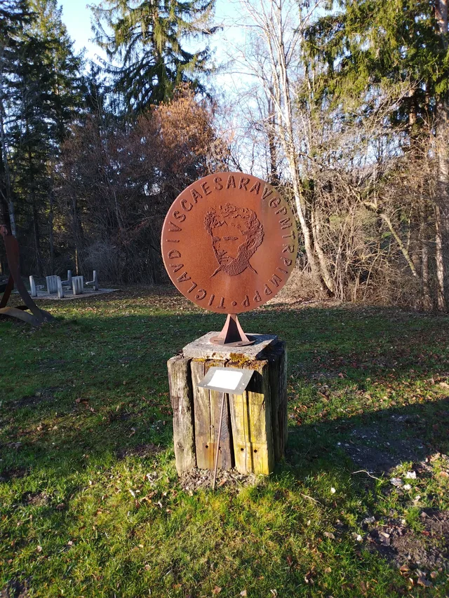Skulptur im Kunstpark Via Claudia Augusta bei Roßhaupten