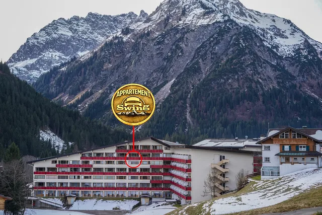 Aparthotelgebäude im Kleinwalsertal im Winter