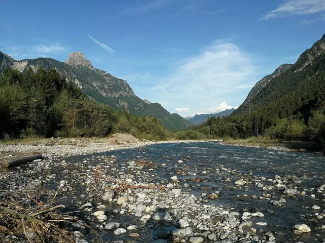 Die Alfenz begleitet weite Teile des Klostertal-Radwegs.