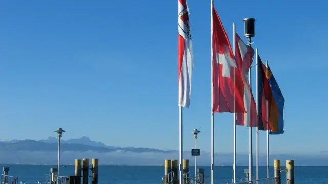 Landungssteg Kressbronn mit Blick über den Bodensee. Historische Aufnahme vom 8. Oktober 2006.