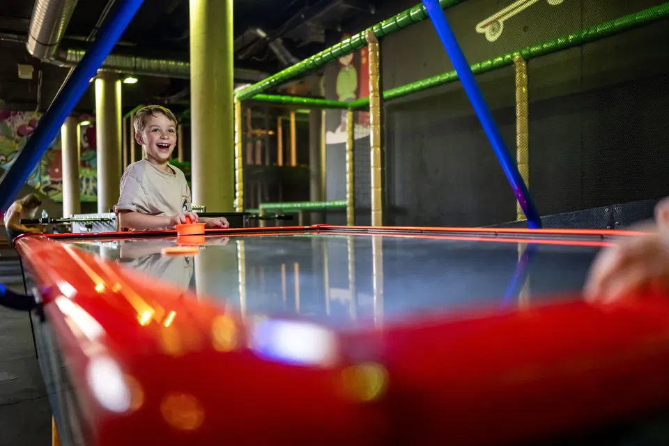 Air-Hockey im WONNILAND Sonthofen