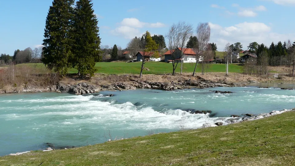 Familienerlebnisse in Lechbruck am See – Flößergolf, Museum und Floßfahrten