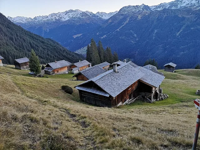 Die Netza-Maisäße liegen am Verlauf der Wanderung zwischen St. Gallenkirch und Gortipohl.
