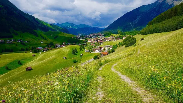 Familienerlebnisse in Berwang – Horsti, Mia und Spielzeit in der Bärenarena
