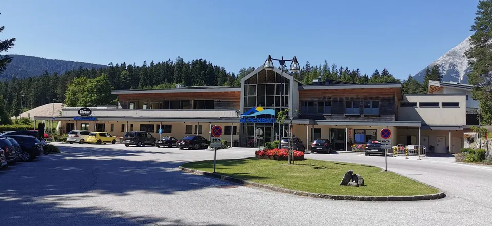 Alpenbad Leutasch – Schwimmen, Rutschen und Saunazeit