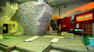 Regentag bei Imst: Bouldern, Rätselraum oder 3D-Minigolf?
