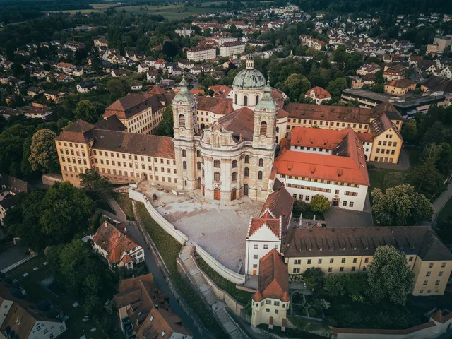 Basilika Weingarten und Klosteranlage aus der Luft