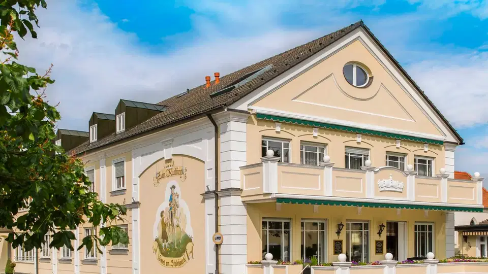 Haupthaus des Hotel am Schlosspark zum Kurfürst in Oberschleißheim