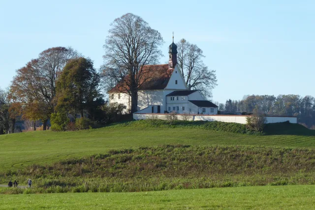 Loretokapelle auf dem Hügel bei Wolfegg