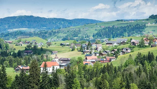 Langenegg im Bregenzerwald – Ortsansicht als Überblick zum Ausgangsort.