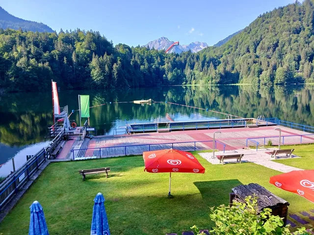 Bootsanleger und Liegebereich am Freibergsee