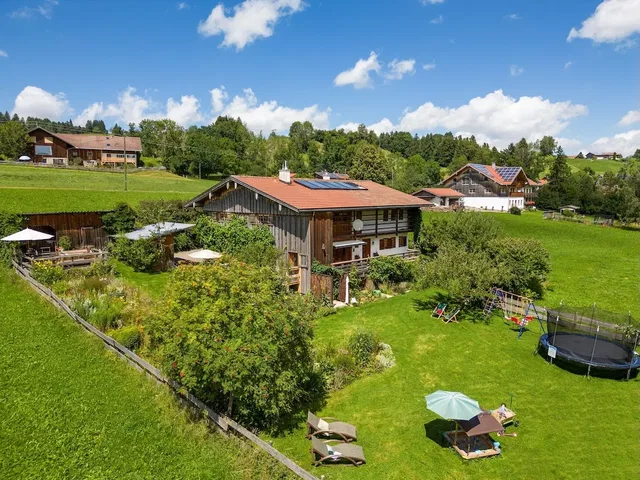 Landsitz Rocky Docky mit Naturgarten und Spielbereich